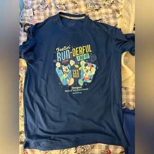 Disney RunDisney Mickey Minnie Mouse Disneyland half marathon shirt M NWT